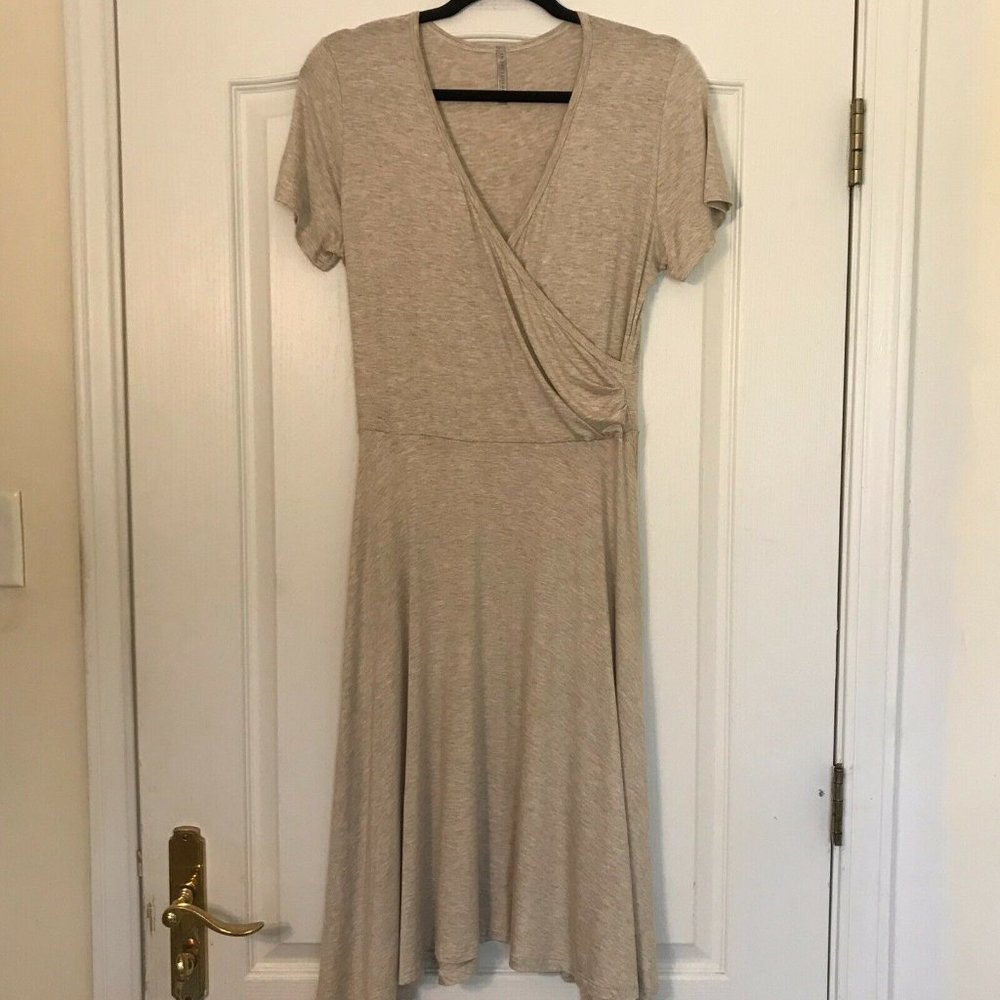 In Joy‎ Clothing Faux Wrap Tan Short Sleeve Dress L